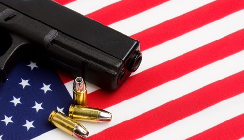 Bạo lực súng đạn cũng là một trong những vấn đề nóng trên thế giới năm 2016. Năm 1996, một người đàn ông tâm thần đã nổ súng trong quán cà phê ở Australia, khiến 35 người thiệt mạng và 19 người khác bị thương.