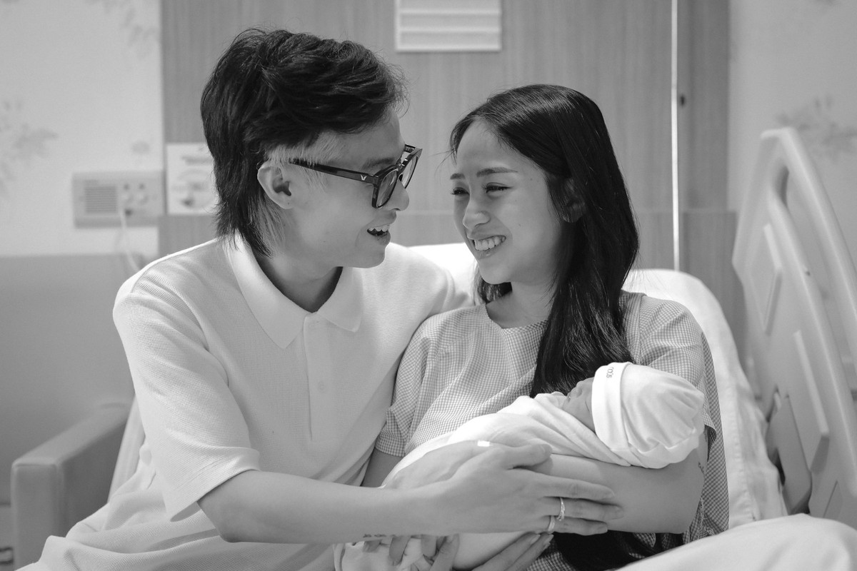 Ở phần bình luận bài đăng, cư dân mạng khuyên cô nàng nên bỏ ngoài tai những lời thị phi không hay, giữ gìn sức khỏe chăm lo cho 2 con nhỏ.