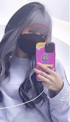 Hầu hết cư dân mạng không khỏi thắc mắc về tình hình của gái xinh cầm bảng trong Rap Việt ngay lúc này.