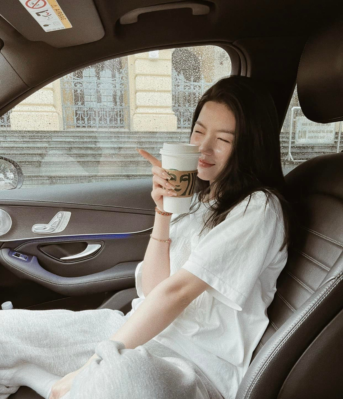 Cô nàng sở hữu gương mặt xinh như búp bê đúng như biệt danh "Huyền Baby" của mình.