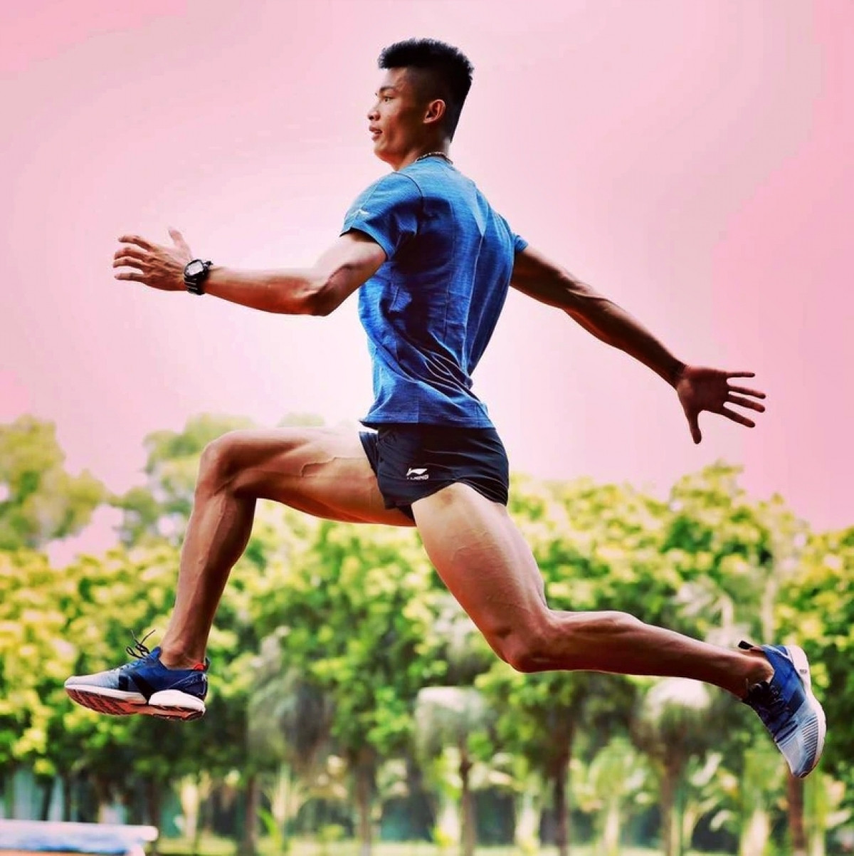 Hiện tại Tiến Trọng đang là VĐV của Quân đội và đeo quân hàm Thiếu úy. Mới 25 tuổi nhưng Tiến Trọng đã có hơn 10 năm kinh nghiệm thi đấu, anh cũng đã thiết lập kỷ lục nhảy xa của đội tuyển Việt Nam.