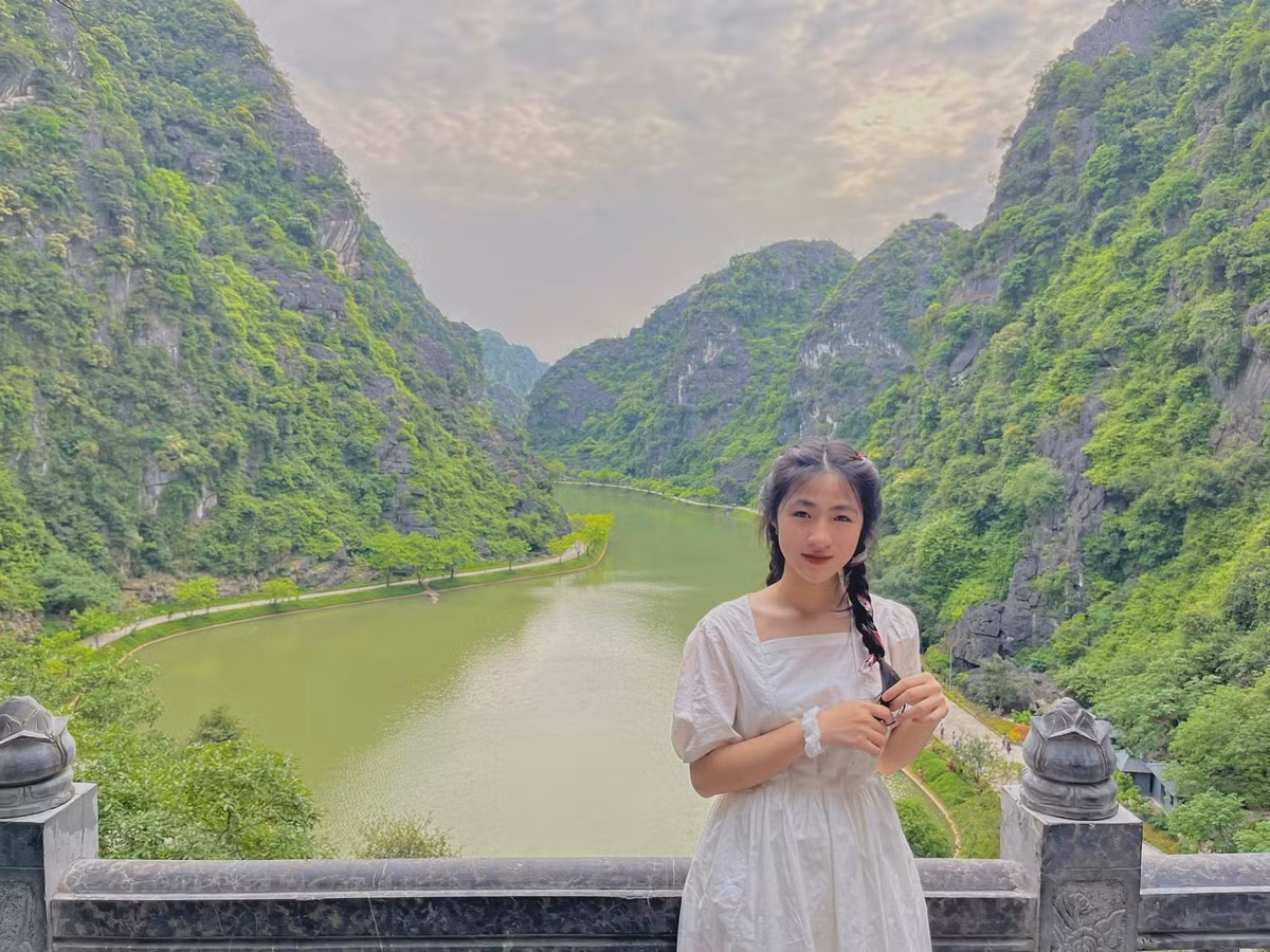 Xinh đẹp, học giỏi lại đa tài nên Mai Thiên khiến nhiều người ngưỡng mộ, thậm chí gắn liền với biệt danh “con nhà người ta”.