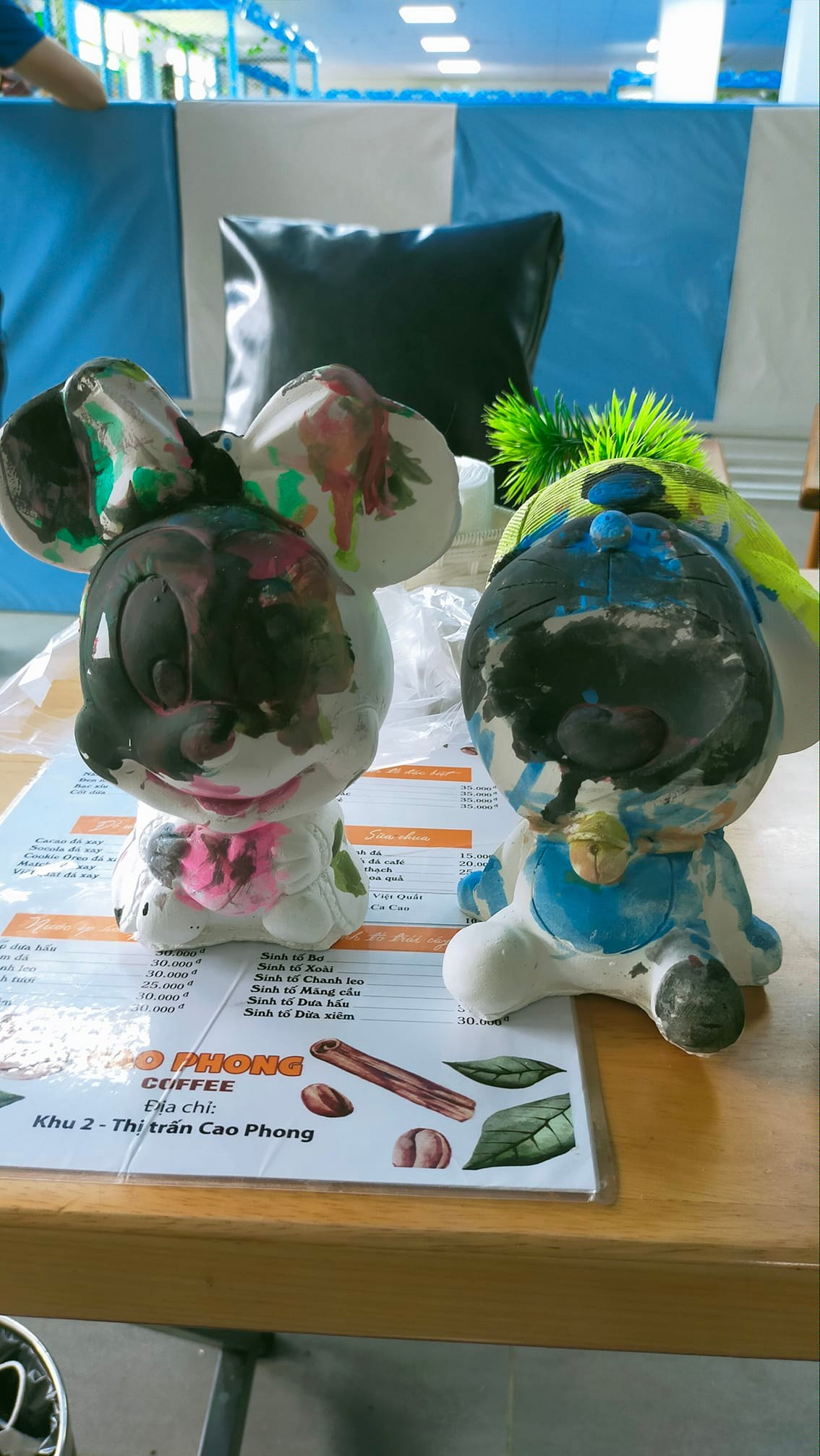 Loạt hình ảnh này nhanh chóng thu hút sự chú ý của cư dân mạng. Ảnh: Tổng hợp Hà Nội, Chuyện của Hà Nội