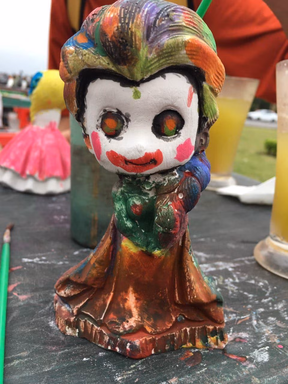 Các bạn trẻ không ngần ngại chia sẻ loạt tác phẩm độc đáo, sáng tạo, và hài hước về những màn thảm hoạ tô tượng lên MXH khiến netizen "dở khóc dở cười".