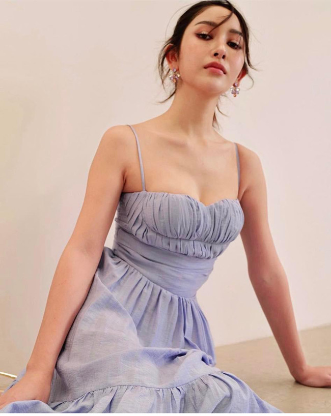 Nàng mẫu nội y nổi tiếng từng được biết đến là "gà cưng" của Vũ Khắc Tiệp. Thậm chí, nhiều netizen còn cho rằng Angela Ploy có gương mặt cá tính hơn hẳn "nữ hoàng nội y" Ngọc Trinh.