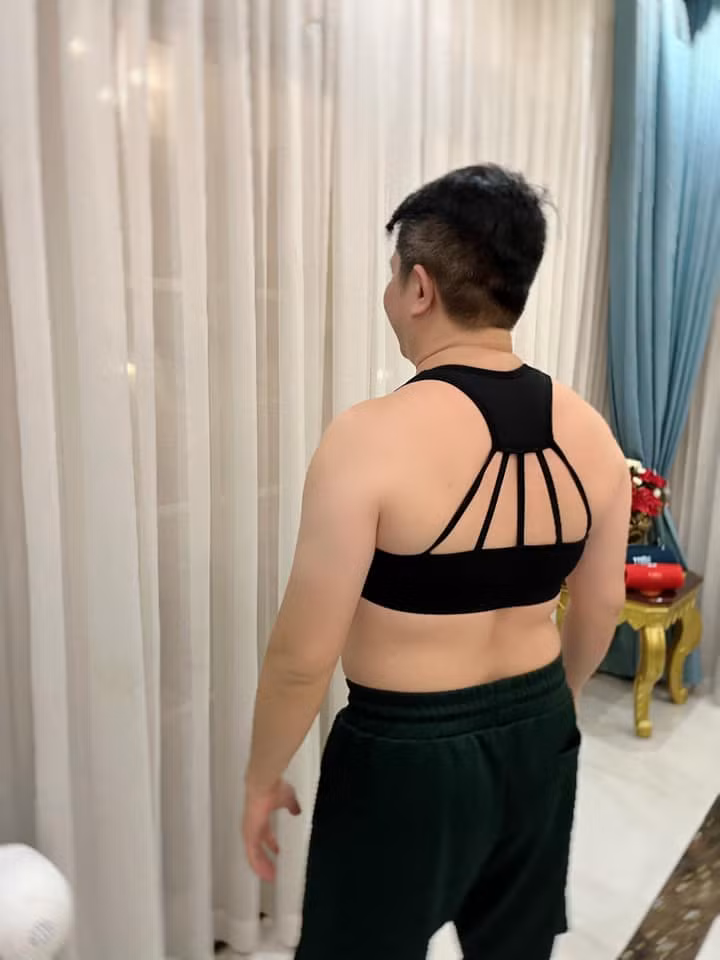 Màn bắt chước của ông xã Đoàn Di Băng đã khiến cư dân mạng cười ná thở một phen.