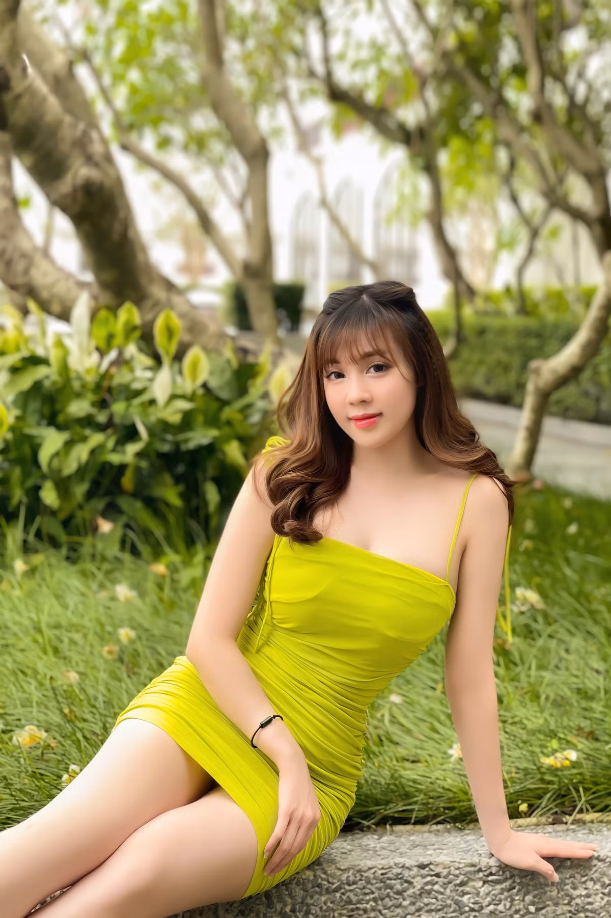 Dù cân nặng tăng lên nhưng Hà My vẫn nhận được nhiều lời khen ngợi khi sở hữu làn da trắng mịn màng, gu thời trang gợi cảm.