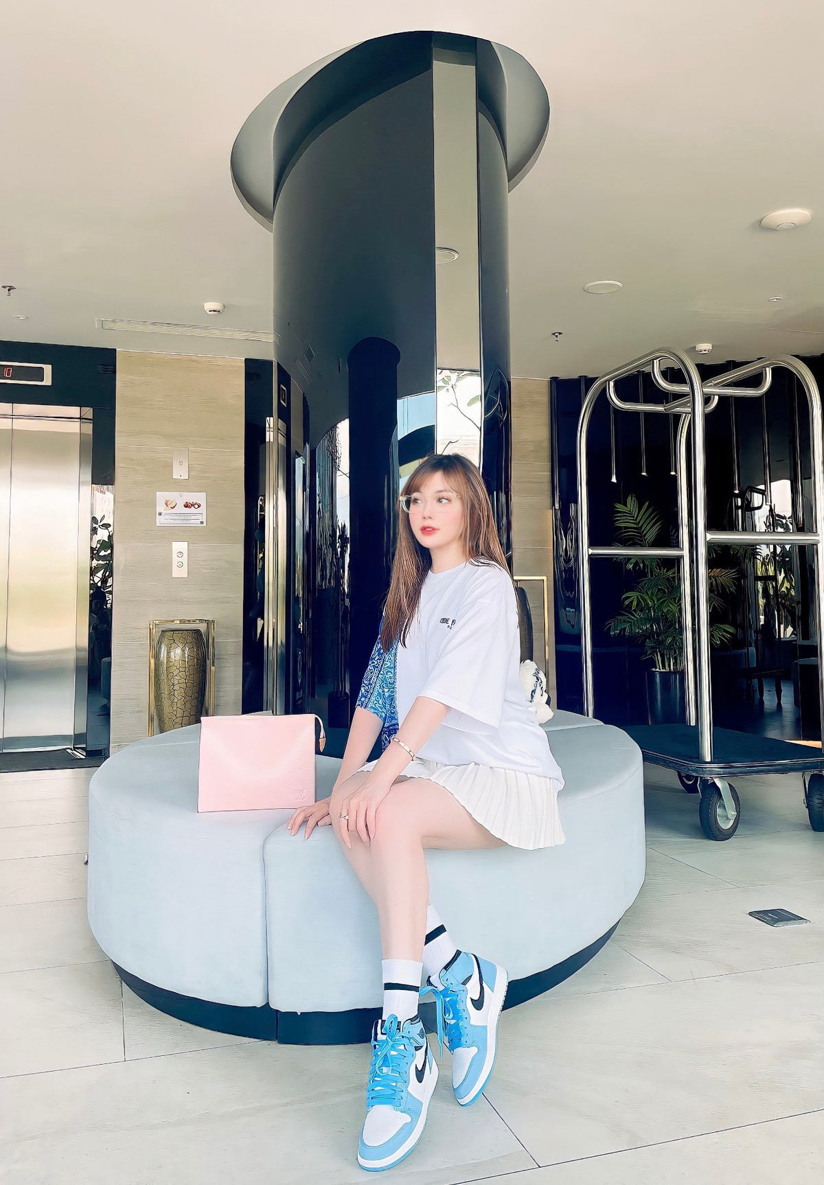 Khác với hình ảnh nữ giảng viên gợi cảm trước đó, Âu Hà My của hiện tại theo đuổi phong cách quyến rũ, trưởng thành. Ảnh: FBNV