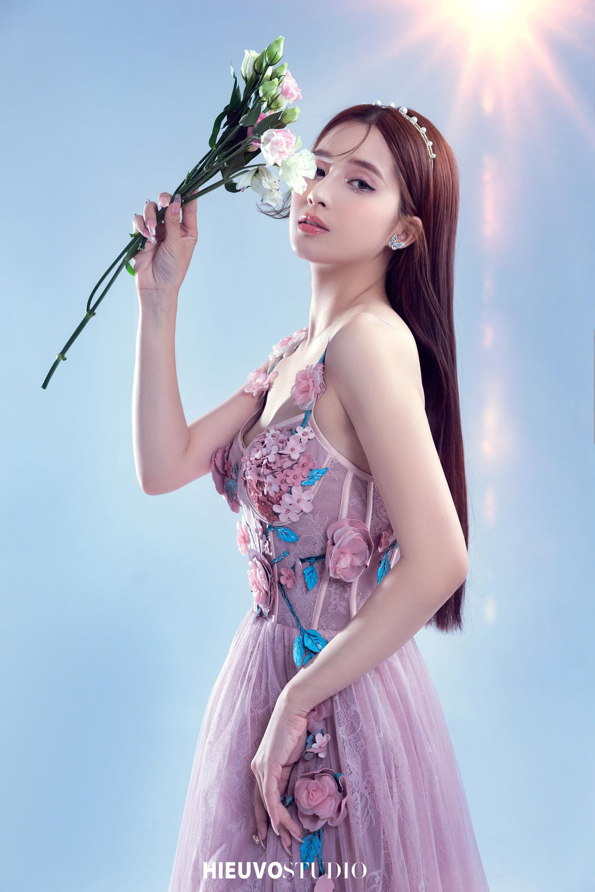 Chịu nhiều thiệt thòi khi mang thai và sinh con ở tuổi còn khá trẻ, Thiên An vẫn luôn bày tỏ sự lạc quan, hạnh phúc.