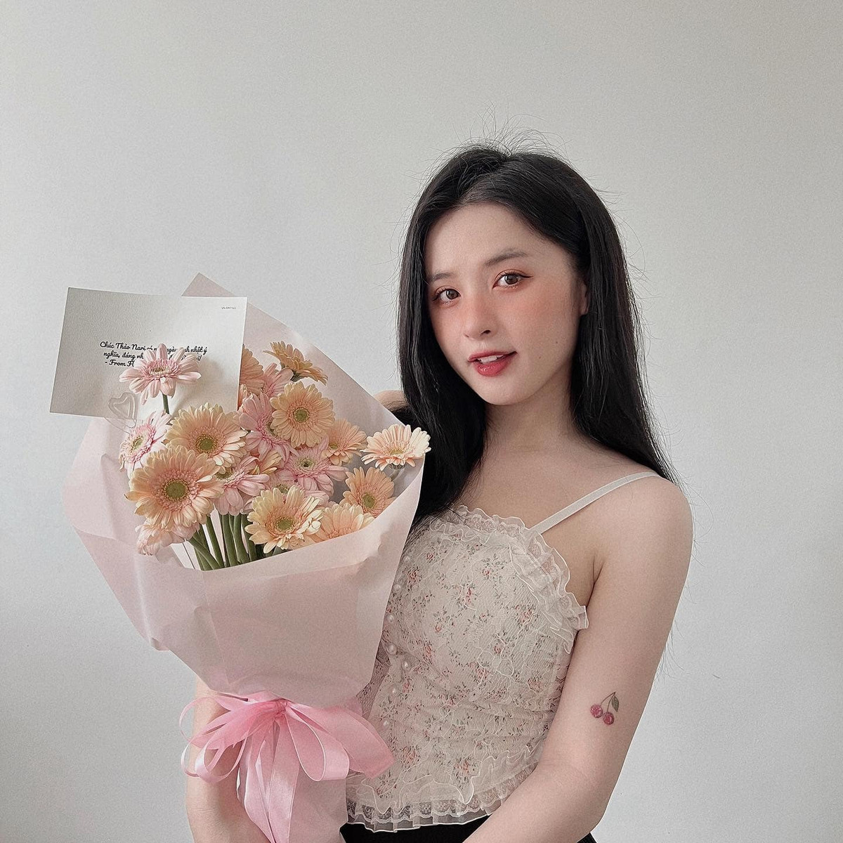 Thảo Nari vẫn được xem là một trong số những gương mặt streamer khả ái bậc nhất của làng game Việt. Ảnh: FBNV