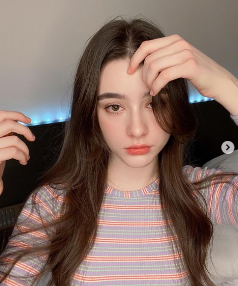 Trong bất cứ bức ảnh nào cô nàng cũng đều thể hiện được nhan sắc xuất thần và thánh thiện.