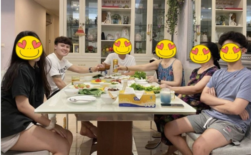 Vào hồi tháng 9/2021, Quang Hải còn được cho đã về ra mắt gia đình Chu Thanh Huyền.