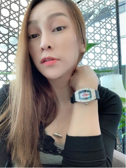 Kể từ sau khi nhắc đến Minh Nhựa một lần duy nhất, Phương Thúy đã tập trung vào cuộc sống của riêng mình, xoay quanh công việc kinh doanh bận rộn và những sở thích riêng.