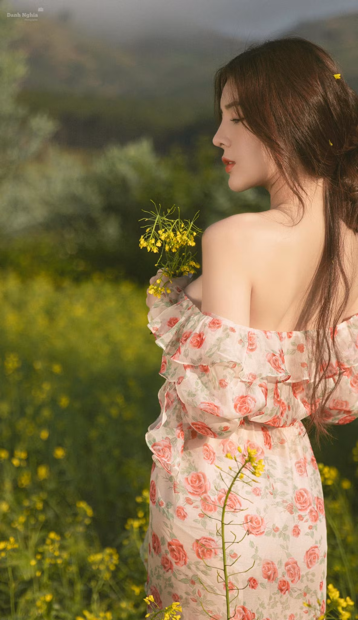 Lilly Luta tên thật Nguyễn Thị Lượm, là gương mặt khá nổi trong giới mẫu ảnh nhờ sở hữu nét mặt xinh xắn dễ thương như búp bê.