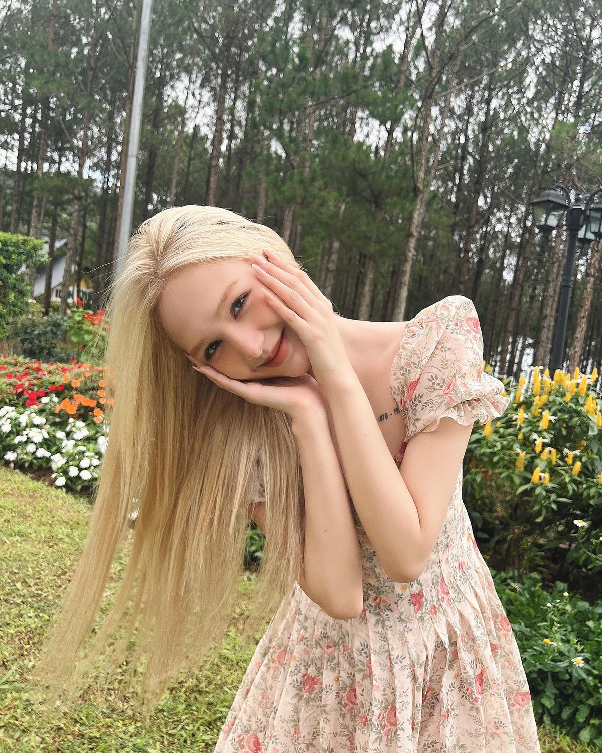 Kết hôn cùng nam streamer giàu nhất Việt Nam Xemesis, Xoài Non càng nhận được nhiều sự chú ý hơn từ cư dân mạng.