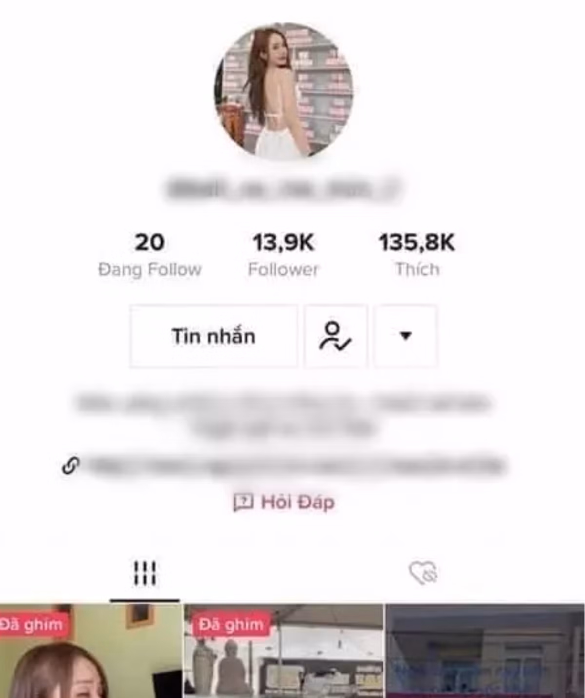 Ngay lập tức, sự việc đã trở thành tâm điểm bàn tán của cư dân mạng, nhiều người còn nhanh chóng tìm ra danh tính của nữ TikToker lộ clip "nóng", nam chính trong clip và cả người vợ.