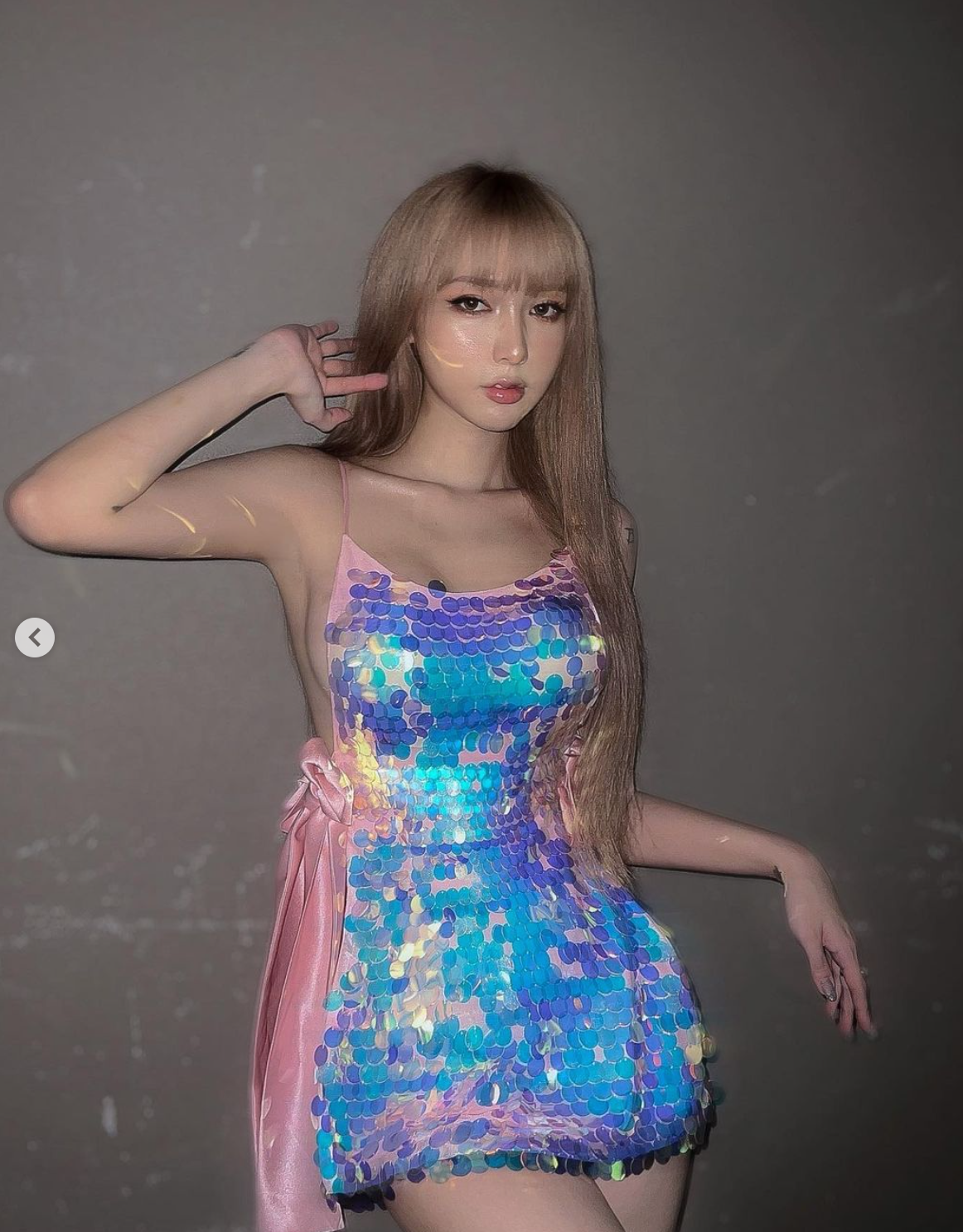 Được mệnh danh là "búp bê sống" người Việt, Mym Trần là một mẫu ảnh đang hoạt động tại Hà Nội.