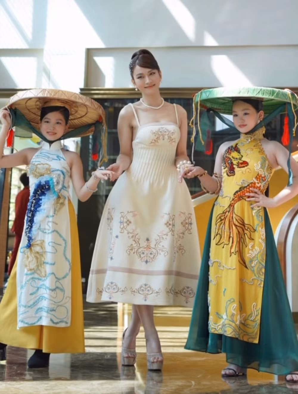 Tuy nhiên trong ống kính của "team qua đường" sắc vóc Lê Bống cũng có phần hơi khác so với ảnh tự đăng của cô nàng.