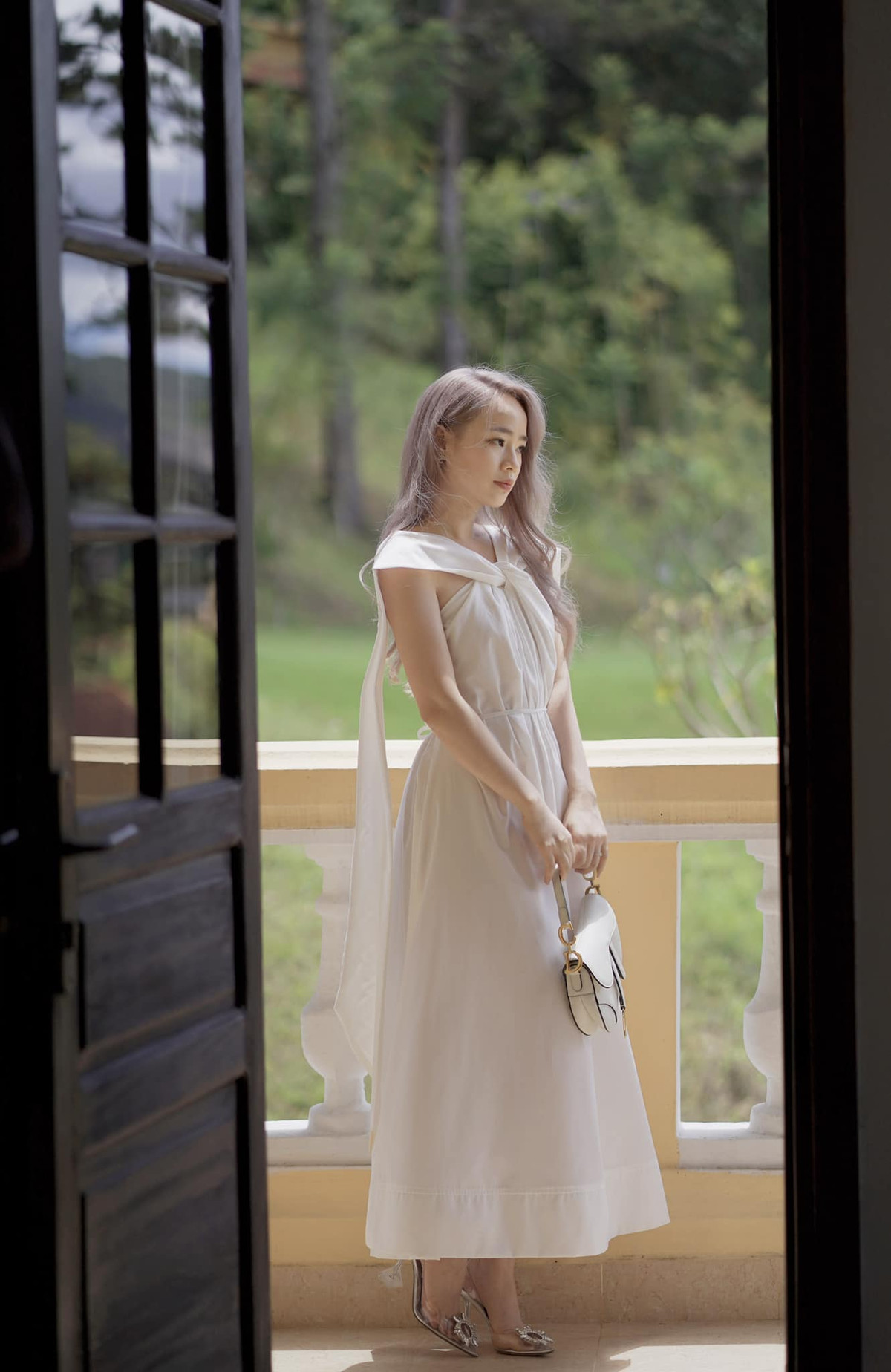 Bí quyết để có làn da đẹp của bà mẹ U40 là luôn phải khỏe, vui, thần thái tốt, suy nghĩ tích cực và biết hạnh phúc với những gì đang có, làm công việc mình thích.