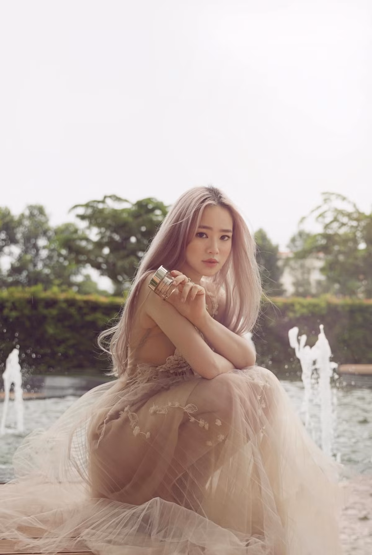 Theo tìm hiểu, bà xã của CEO Luxstay sinh năm 1988, hiện đang làm kinh doanh.