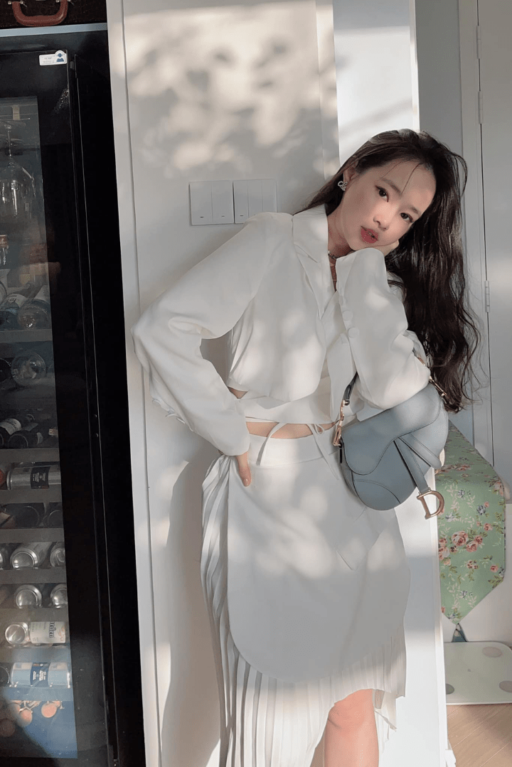 Hình ảnh gia đình của Thúy Hằng đăng tải trên MXH đã thu hút sự chú ý của rất nhiều người. Ảnh: FBNV