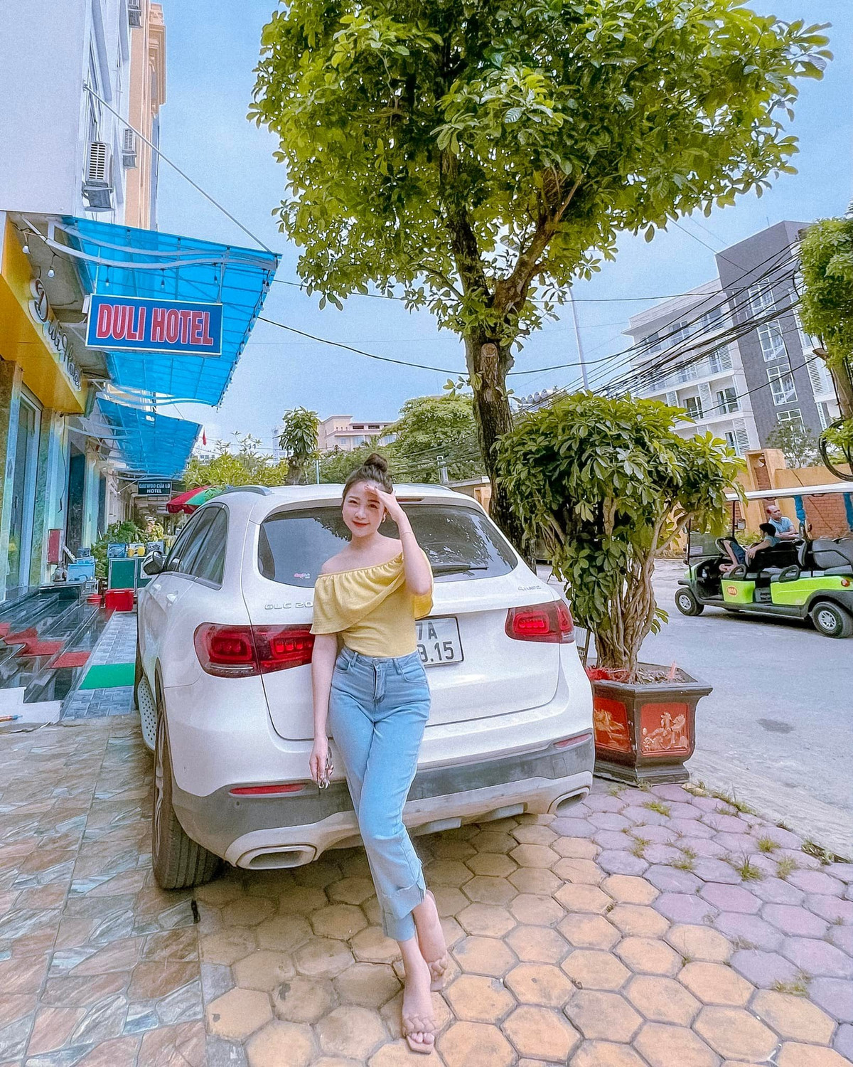 Nhan sắc của Nhật Linh được đánh giá là thăng hạng hơn nhiều sau khi làm vợ cầu thủ nổi tiếng. Ảnh: FBNV