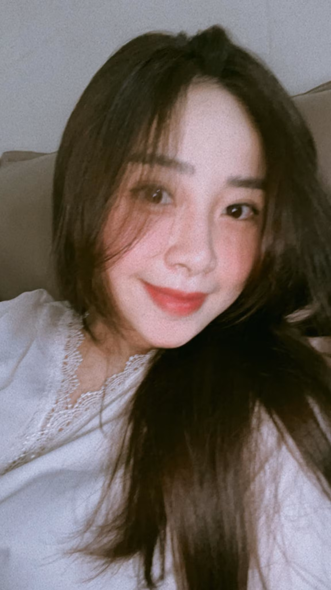 Dù đang trong thời kỳ làm mẹ bỉm sửa, thế nhưng vợ Phan Văn Đức liên tục khoe vóc dáng thon gọn, vẻ ngoài xinh đẹp của mình lên MXH khiến không ít chị em trầm trồ.