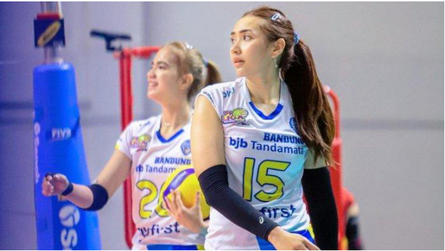 Yuliana cũng đã từng góp công lớn cho thành công của CLB chủ quản Bank Bjb Tandamata tại giải đấu Proliga 2022 cũng như đội bóng chuyền nữ quốc gia.