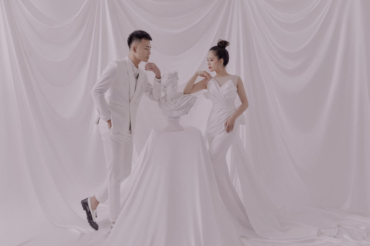 Trước khi lấy chồng Huyền My từng là bạn gái của Quang Hải, họ có quãng thời gian bí mật hẹn hò nhưng sau đó âm thầm chia tay.