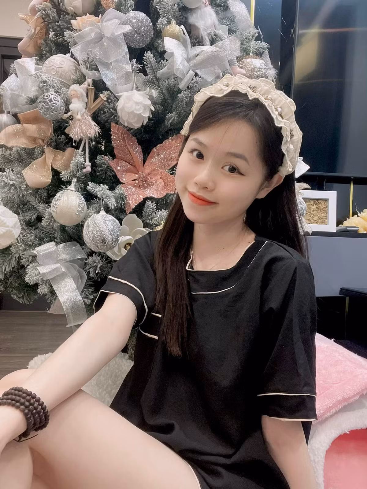 Ngoài ra, Huỳnh Anh còn từng khoe vẫn rất được lòng mẹ ruột Quang Hải dù cho hai người đã đường ai nấy đi.