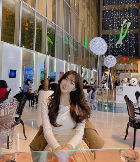 Không chỉ vậy, cô nàng còn có một chiều cao vô cùng lý tưởng cùng số đo 3 vòng cực chuẩn khiến người ta chỉ muốn ngắm mãi không thôi.