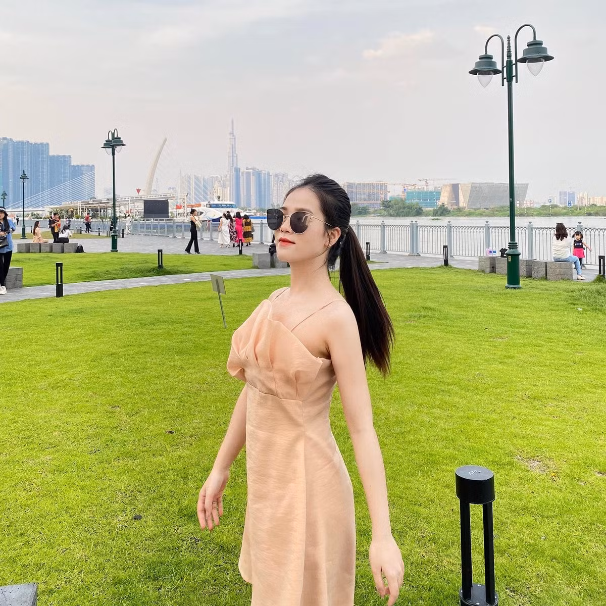 Cả hai quyết định tổ chức đám cưới vào ngày 18/5 với khách mời chủ yếu là đàng gái. Sau đó, Huyền My và Anh Tú sẽ tổ chức đám cưới tại Sài Gòn. Ảnh: FBNV