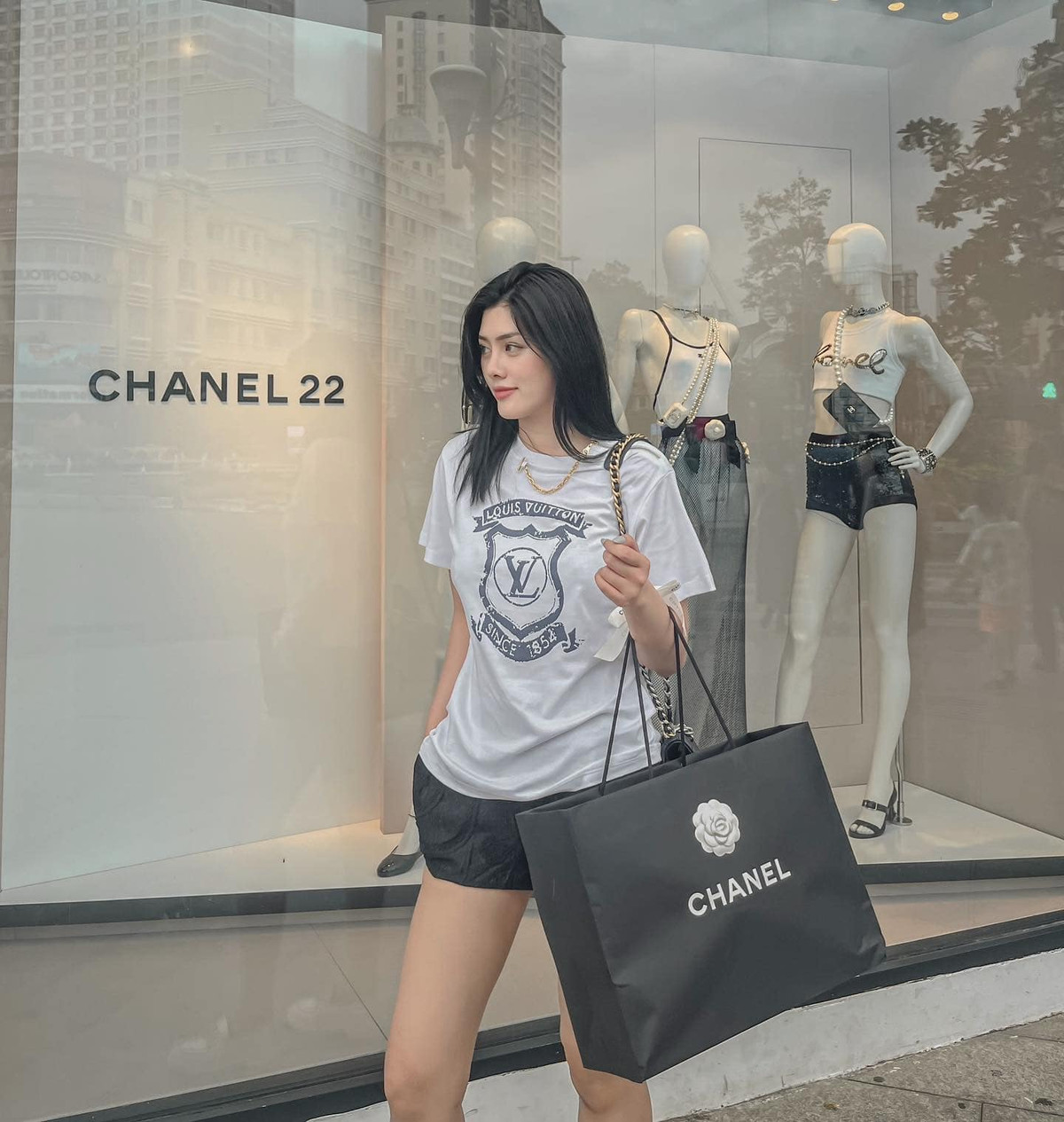 Huỳnh Tiên là người mẫu, nàng hot girl này từng soán ngôi Hoa hậu Châu Á tại Úc năm 2016.