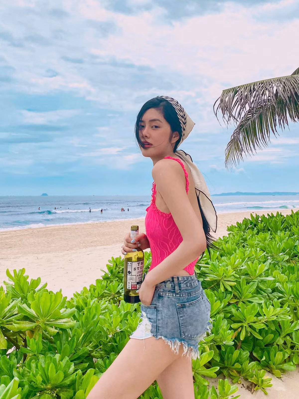 Năm 22 tuổi, cô tiết lộ đã mua được nhà 7 tỉ đồng, đi xe hơi 2 tỉ đồng và sở hữu căn chung cư cao cấp có diện tích 123m2. Tổng khối lượng tài lên trị giá hơn chục tỷ. Ảnh: FBNV