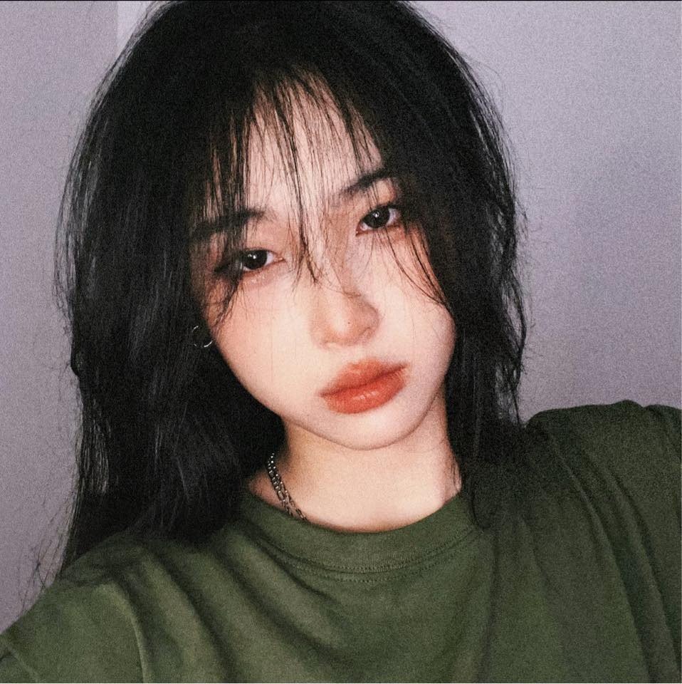 Ngay sau buổi tư vấn tuyển sinh, clip và hình ảnh về Minh Hằng nhanh chóng được share chóng mặt, thu hút đông đảo sự quan tâm chú ý của cộng đồng mạng.