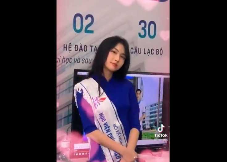 Được biết nữ chính trong clip là bạn Nguyễn Minh Hằng. Cô nàng là sinh viên năm cuối của Học viện Chính sách và Phát triển.