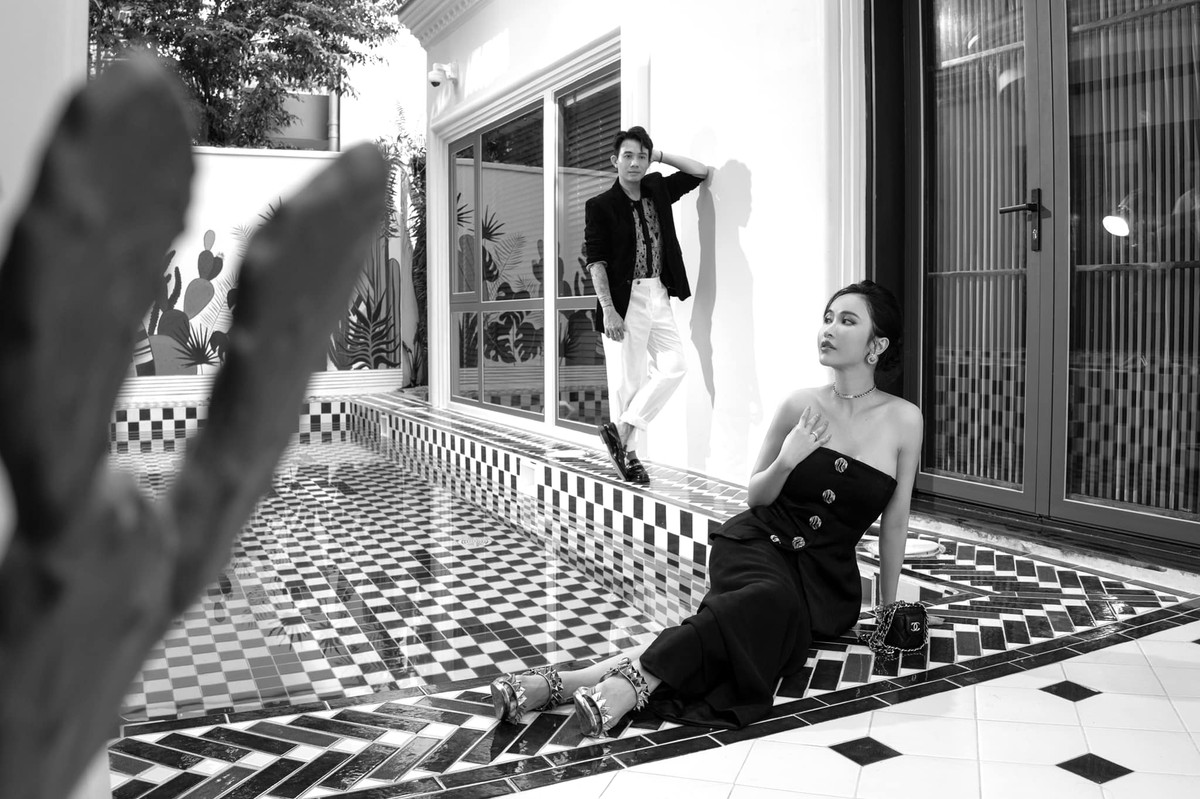 Được biết biệt thự được xây dựng theo phong cách Indochine, nằm tại khu đô thị có tiếng, thuộc địa bàn quận 7, TP HCM.