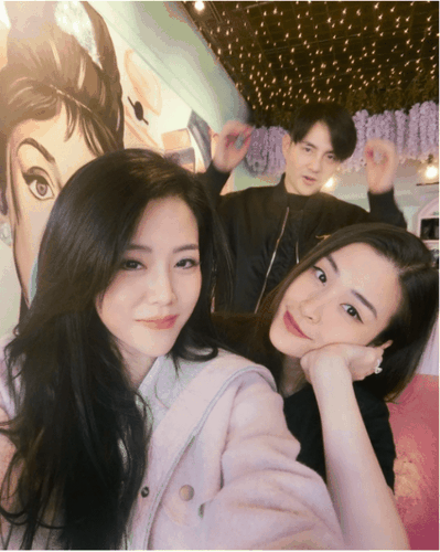 Cũng giống như anh trai, em gái Ông Cao Thắng ở hữu gương mặt nhỏ nhắn, thanh thoát và kiều diễm.