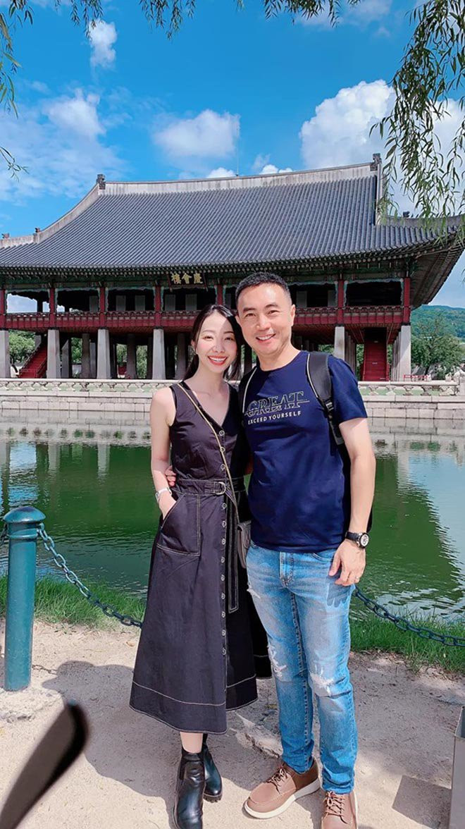 Có thể nói, cuộc sống sau hơn 4 năm lấy chồng của cô dâu Cẩm Duyên đeo 30kg vàng nhận được không ít sự quan tâm từ dư luận. Ảnh: FBNV