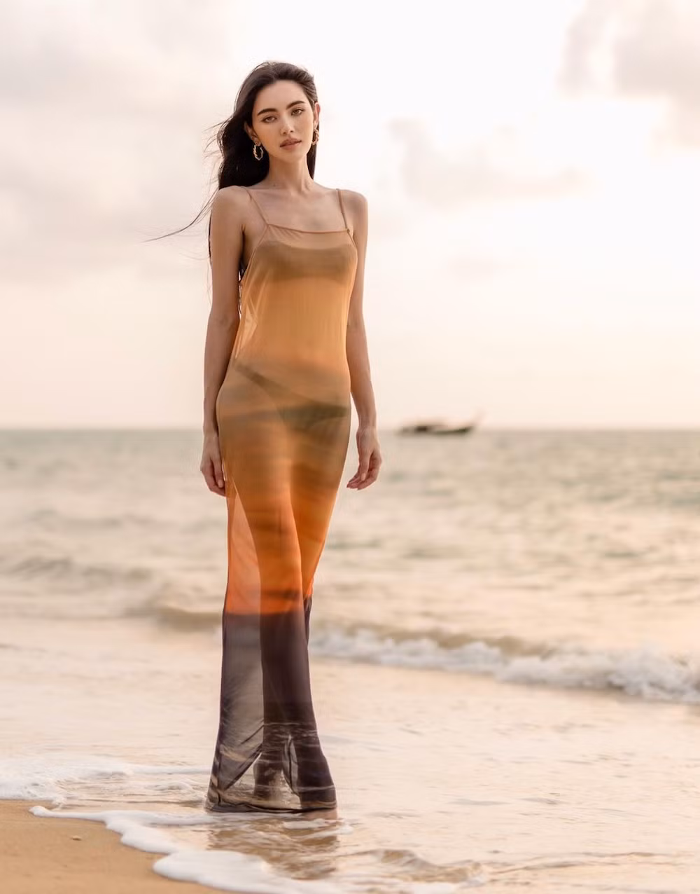 Nhờ vòng eo vô thực, mỗi lần Mai Davika khoe body trên MXH, cô nàng đều nhận được hàng trăm ngàn lượt like.