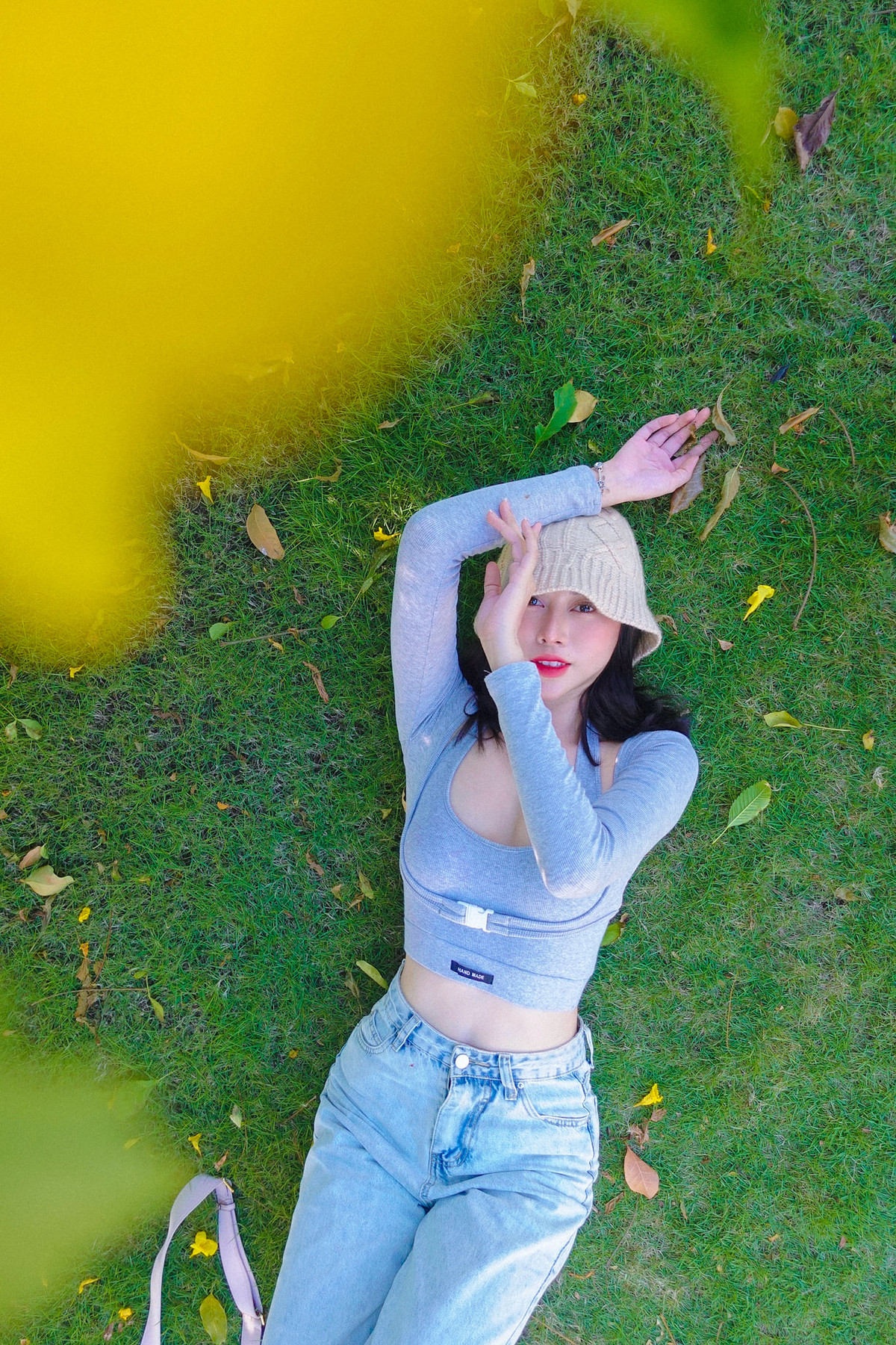 Bên cạnh gương mặt xinh đẹp, thu hút, vóc dáng của Việt Phương Thoa cũng được nhận xét là đạt đến độ quyến rũ, không mỡ thừa.