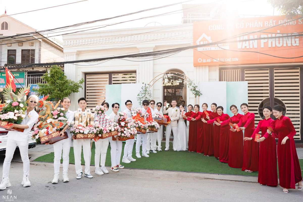 Huyền My và Anh Tú đã có khoảng thời gian 10 tháng hẹn hò, tìm hiểu trước khi quyết định về chung một nhà.