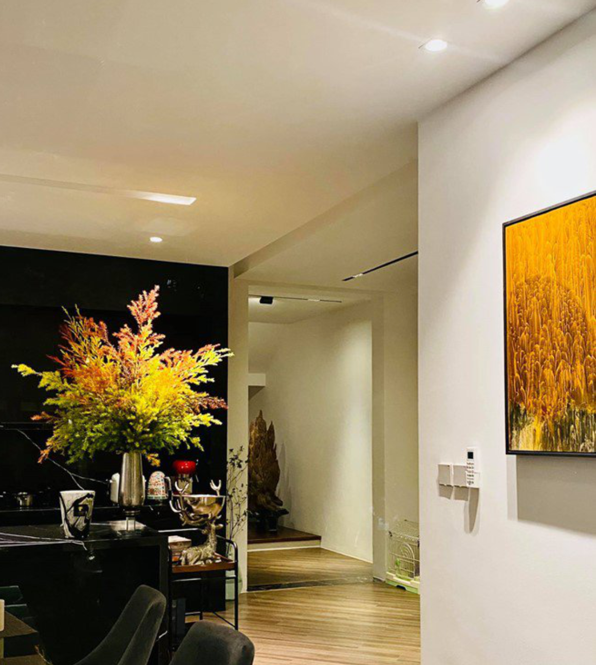 Chỉ ít ỏi hình ảnh đó cũng đủ khiến khán giả ngỡ ngàng và thán phục vì độ chịu chơi cũng như thẩm mỹ cao của Ngọc Trinh.