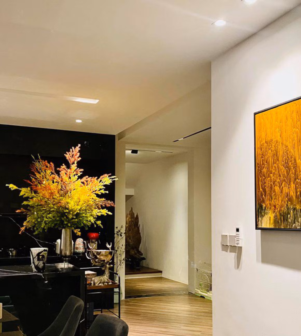 Chỉ ít ỏi hình ảnh đó cũng đủ khiến khán giả ngỡ ngàng và thán phục vì độ chịu chơi cũng như thẩm mỹ cao của Ngọc Trinh.