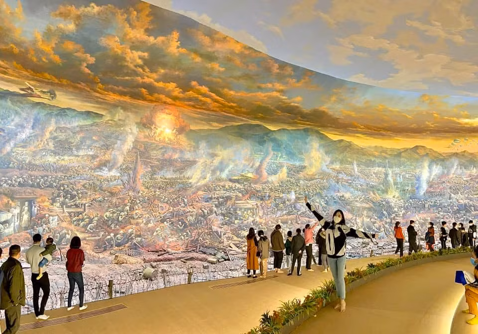 Bảo tàng là địa điểm check in của nhiều bạn trẻ.