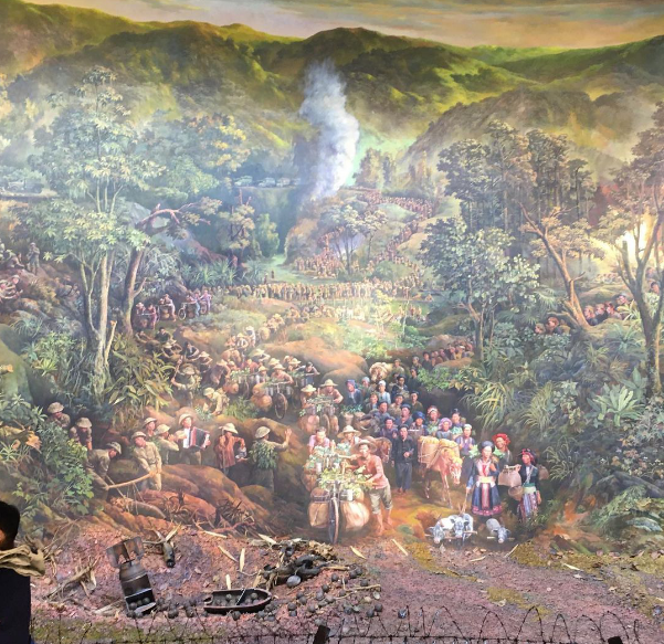 Thời gian qua đây còn là một địa điểm thu hút đông đảo giới trẻ đến chụp ảnh sống ảo, đồng thời ôn lại lịch sử thời cha anh.