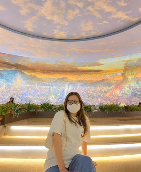 Bức tranh toàn cảnh Panorama nằm trong bảo tàng, tọa lạc trên một trong những con đường trọng yếu nhất ở trung tâm thành phố Điện Biên Phủ – đường Võ Nguyên Giáp.