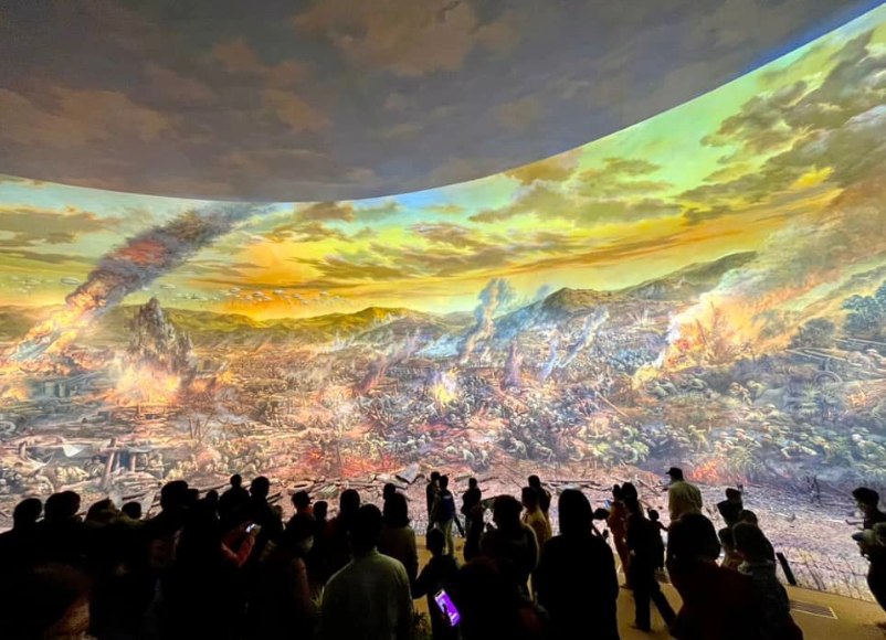 Bức tranh Panorama tái hiện toàn cảnh chiến thắng Điện Biên Phủ hiện tại đang là địa điểm check in được nhiều bạn trẻ quan tâm, thích thú.