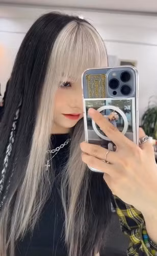 Bùi Thảo Ly bắt đầu nổi tiếng trên TikTok với loạt clip nhảy triệu view của mình. Sau đó khi gây chú ý tại Rap Việt mùa 2, CiiN tiếp tục thu hút sự chú ý và nhận về nhiều ý kiến trái chiều. Ảnh: Tổng hợp