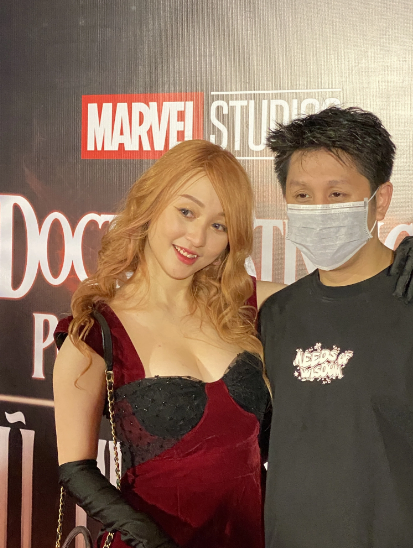 Thế nhưng, thay vì bị "ném đá" sắc vóc của TikToker này khiến nhiều người trầm trồ vì nhìn ngoài đời còn đẹp hơn cả ảnh tự đăng.